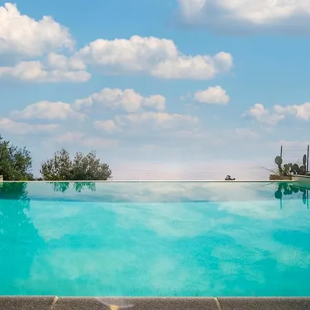 Sea View With Swimming Pool 皮耶韦利古雷