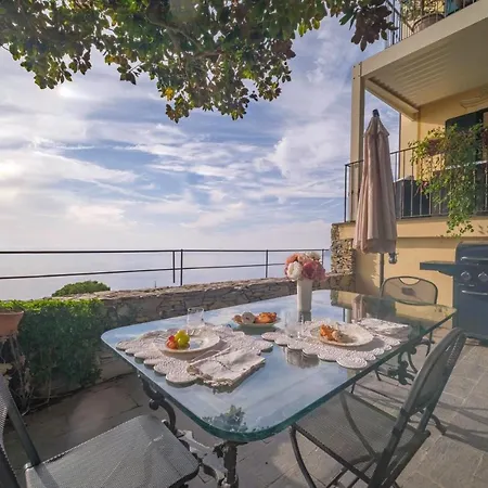 Sea View With Swimming Pool * 皮耶韦利古雷